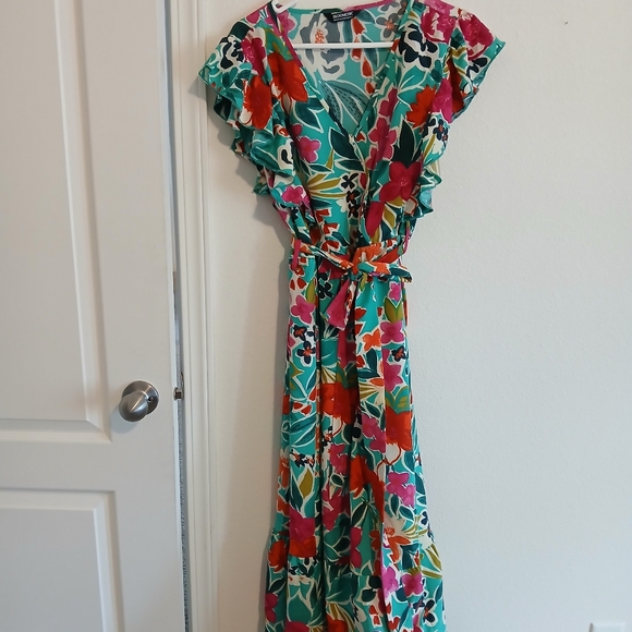 BloomChic Dresses & Skirts - BloomChic Multicolor Floral Maxi Dress